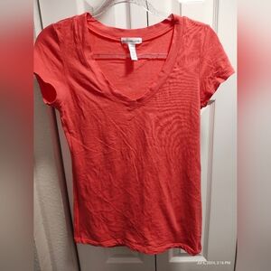 Ambiance Apparel - Coral v-neck T-shirt Large
